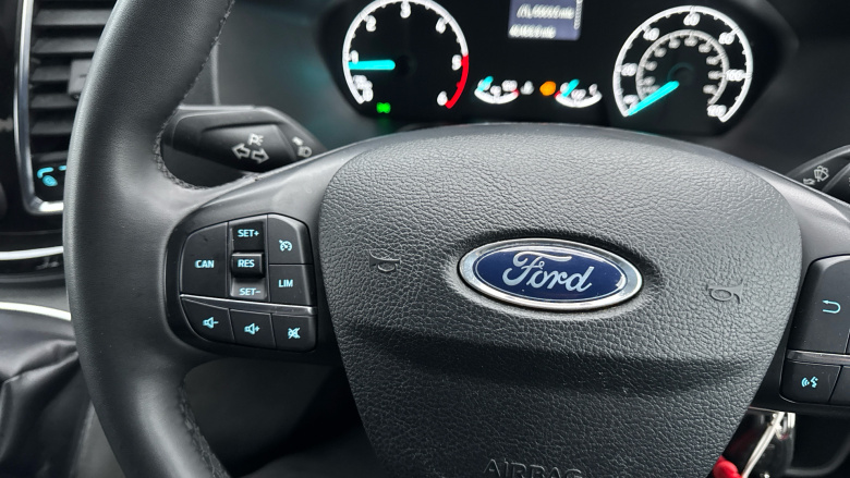 Ford Transit Custom 300 L1 Diesel Fwd 2.0 EcoBlue 130ps Low Roof D/Cab Limited Van